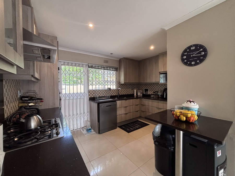 To Let 3 Bedroom Property for Rent in Sunningdale Western Cape